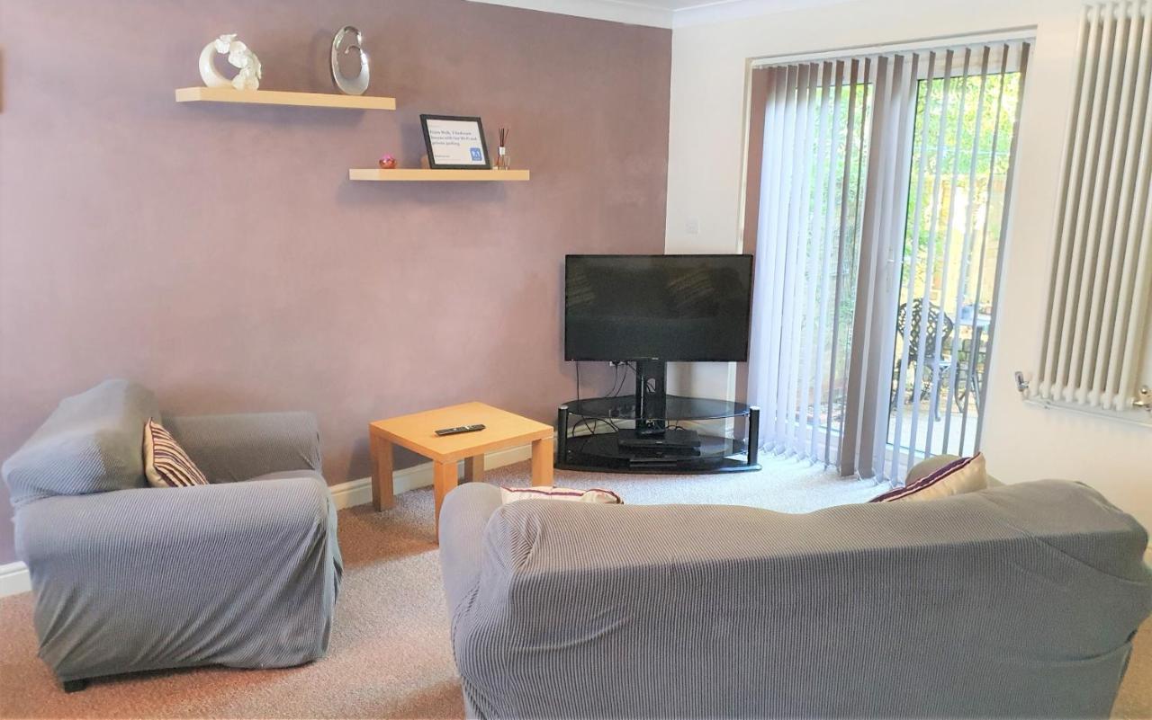 Friars Walk Houses With 2 Bedrooms, 2 Bathrooms, Fast Wi-Fi And Private Parking Sittingbourne Exterior photo